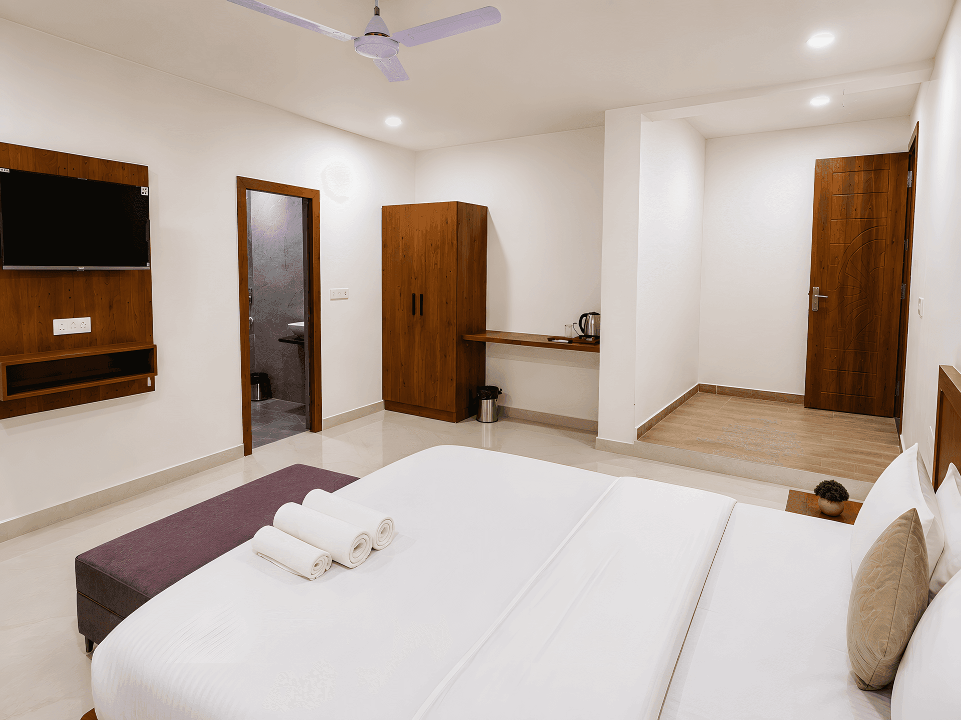Suite at ZenithSuites Vrindavan in Old Vrindavan, photo 8