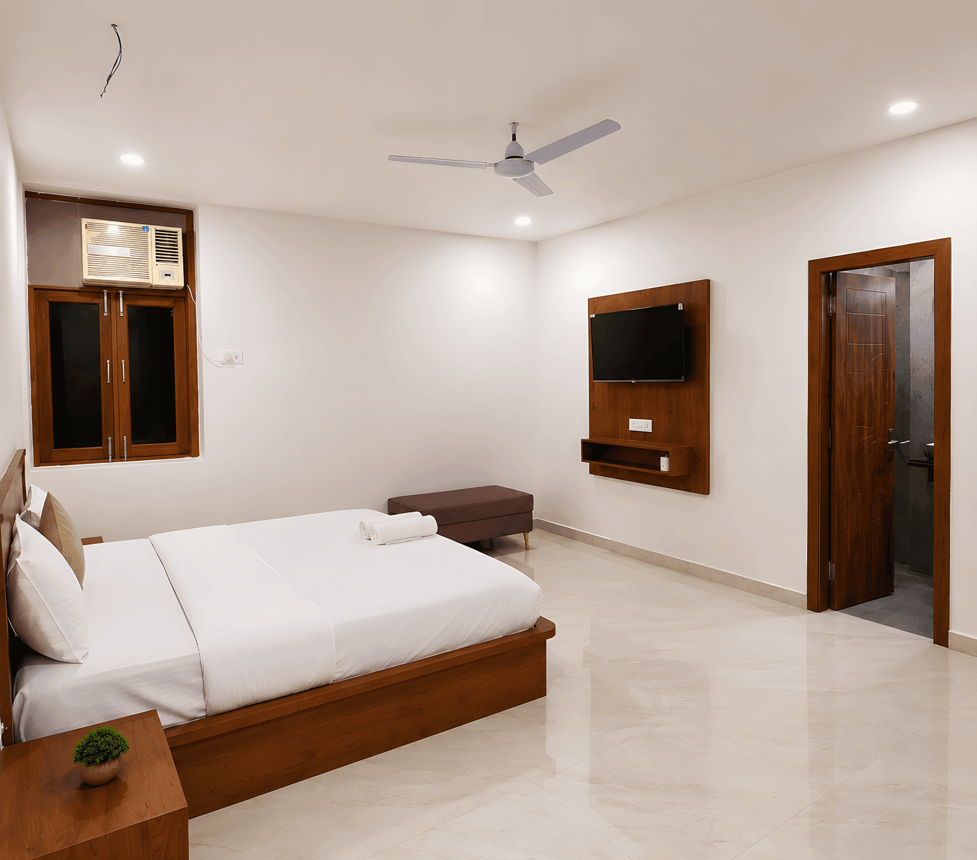 Suite at ZenithSuites Vrindavan in Old Vrindavan, photo 9