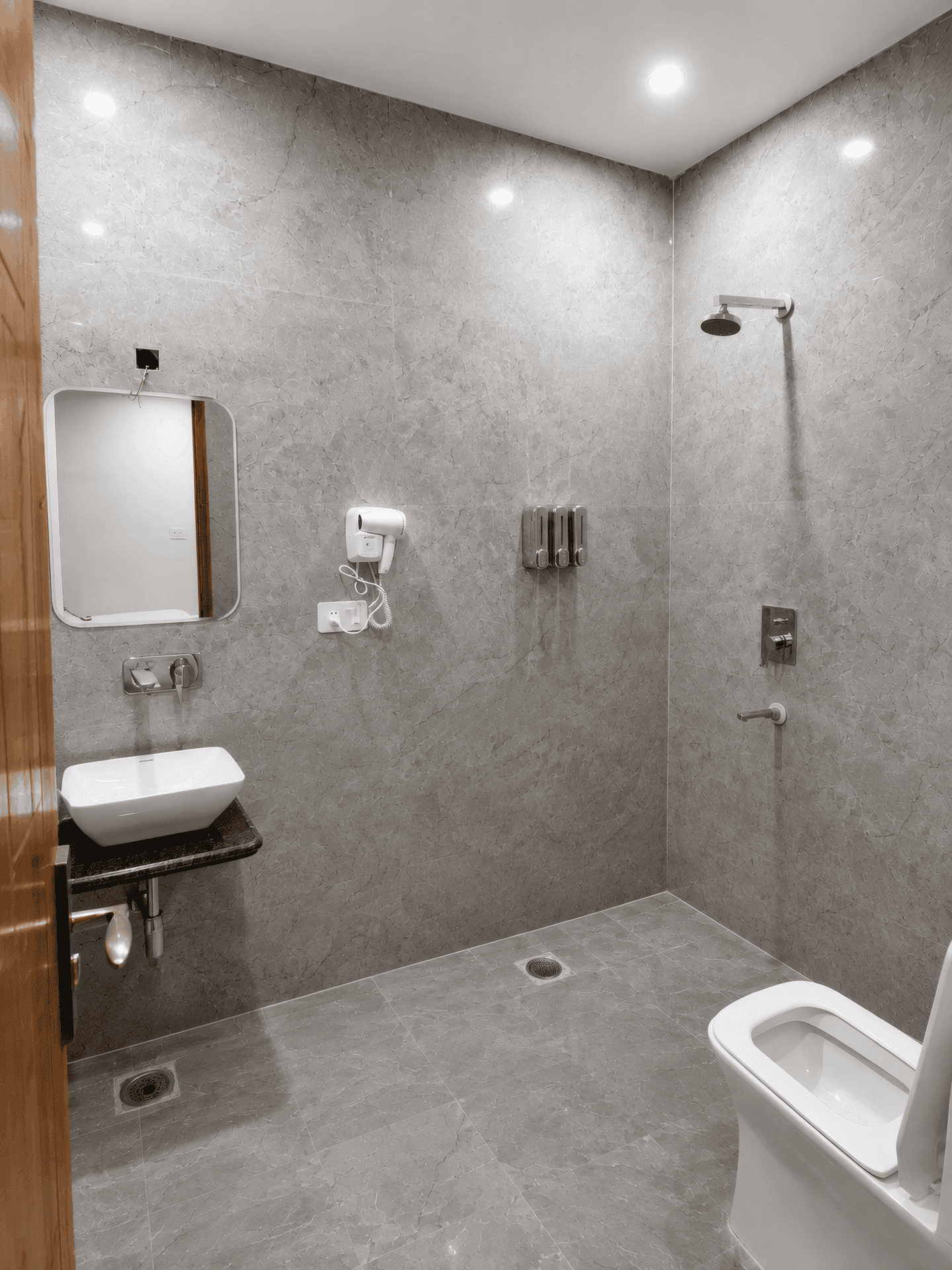 Suite at ZenithSuites Vrindavan in Old Vrindavan, photo 21