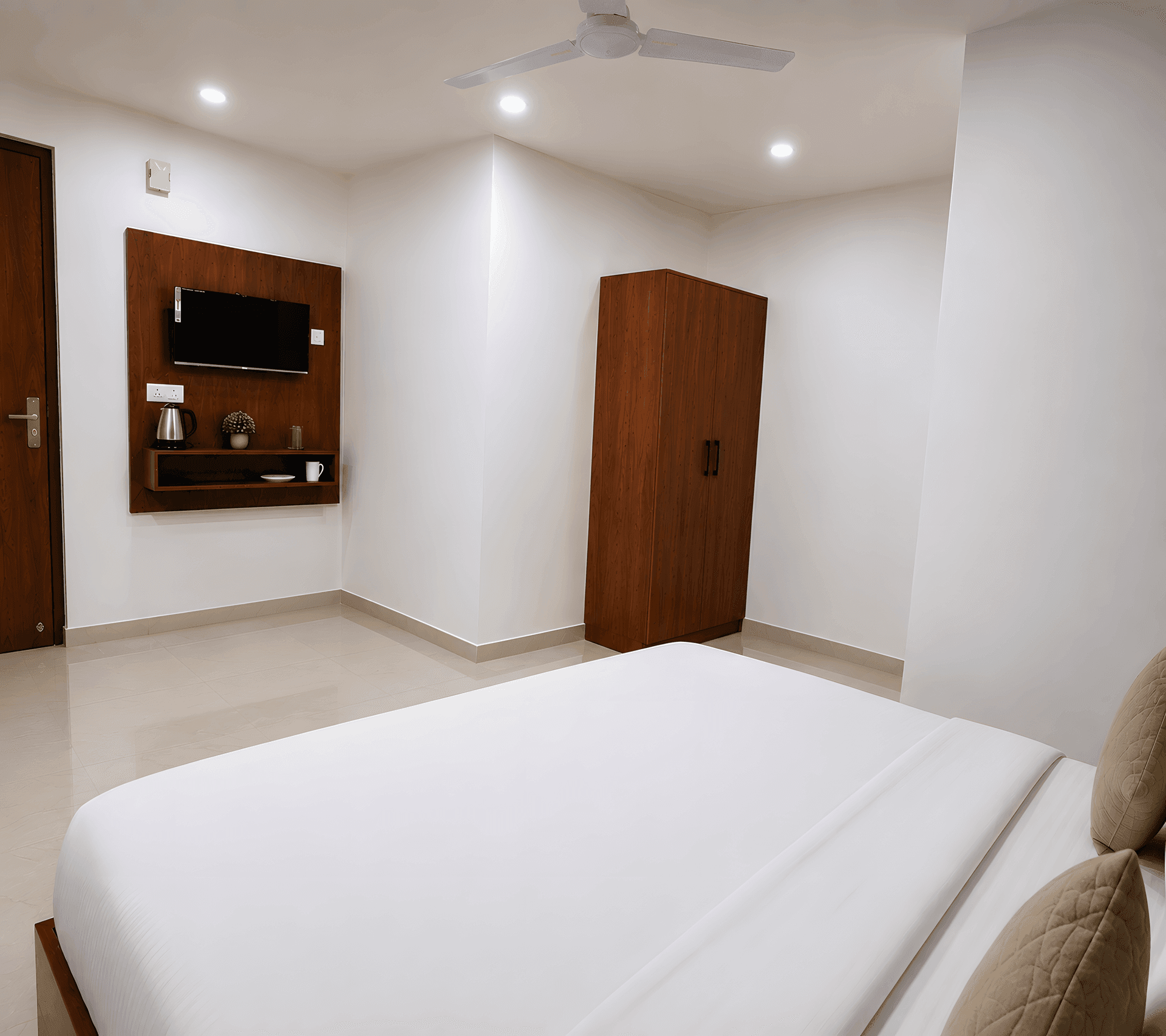 Suite at ZenithSuites Vrindavan in Old Vrindavan, photo 4