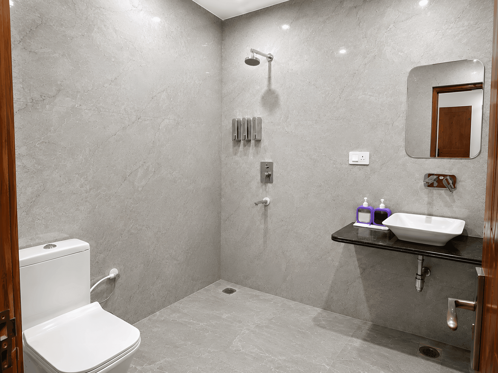 Suite at ZenithSuites Vrindavan in Old Vrindavan, photo 6