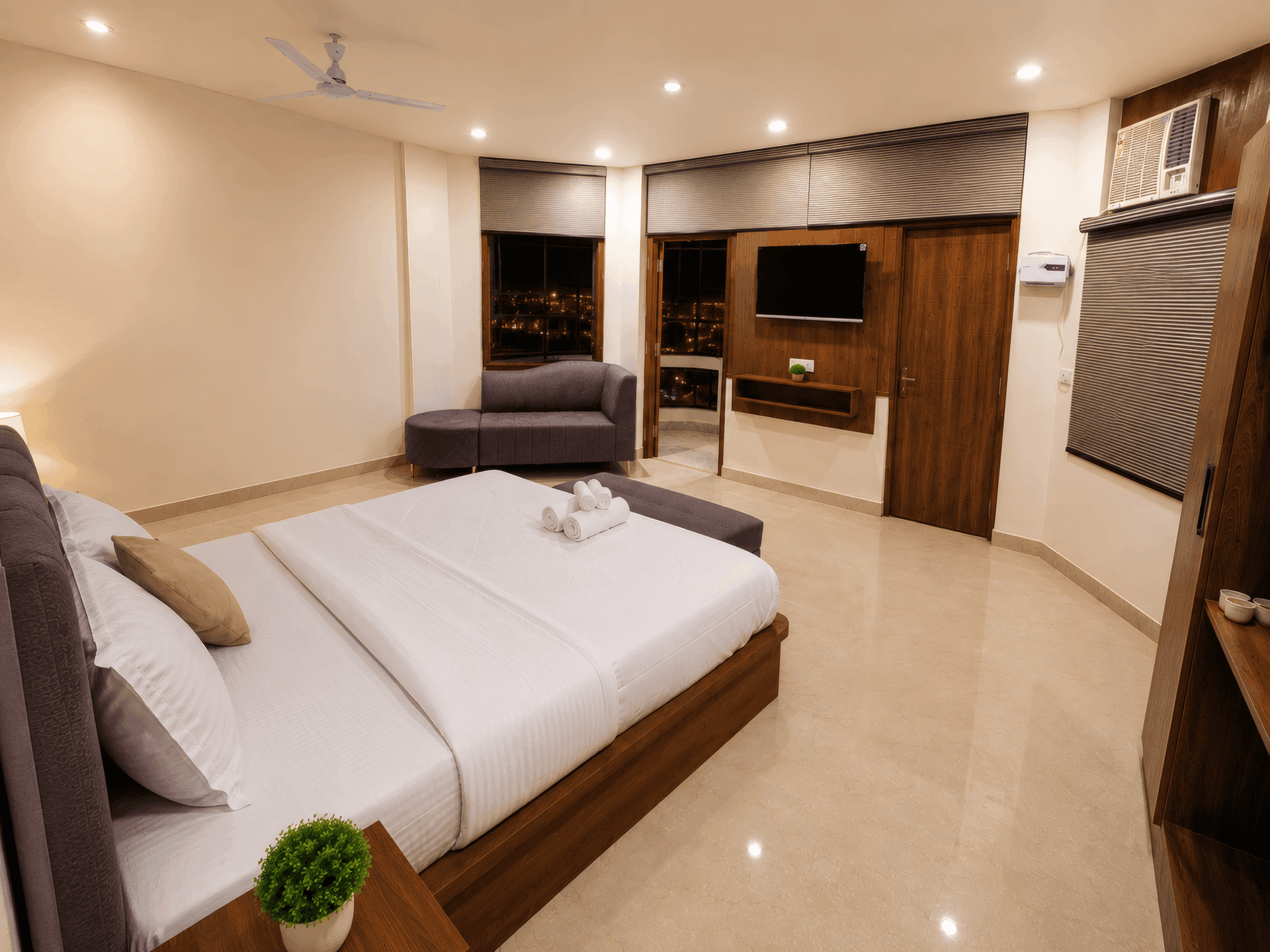 Suite at ZenithSuites Vrindavan in Old Vrindavan, photo 17