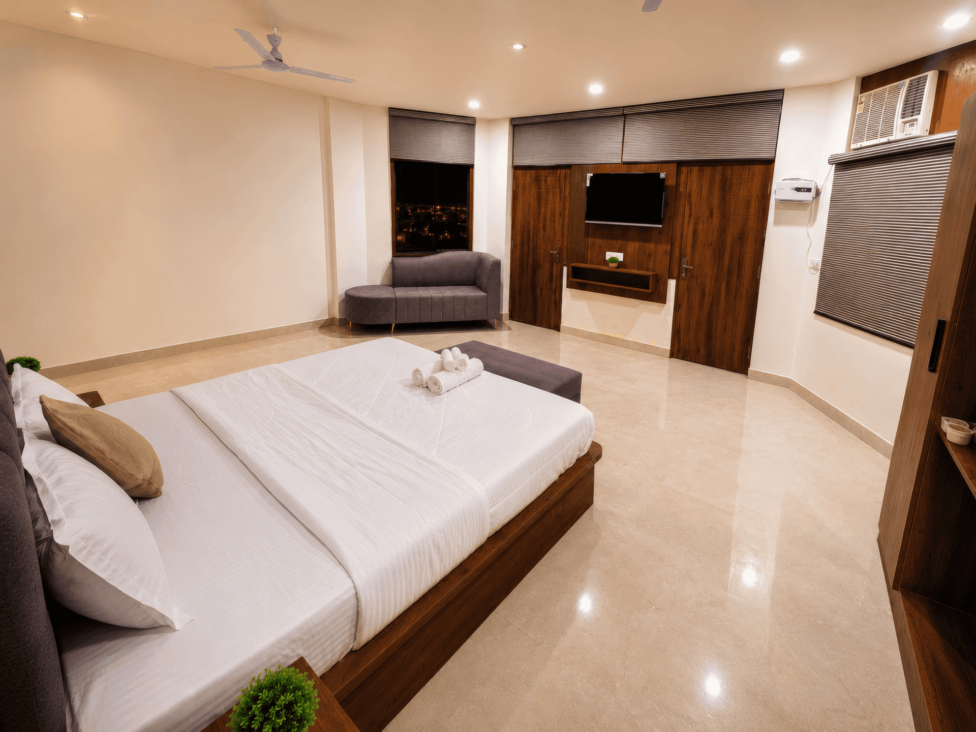 Suite at ZenithSuites Vrindavan in Old Vrindavan, photo 16
