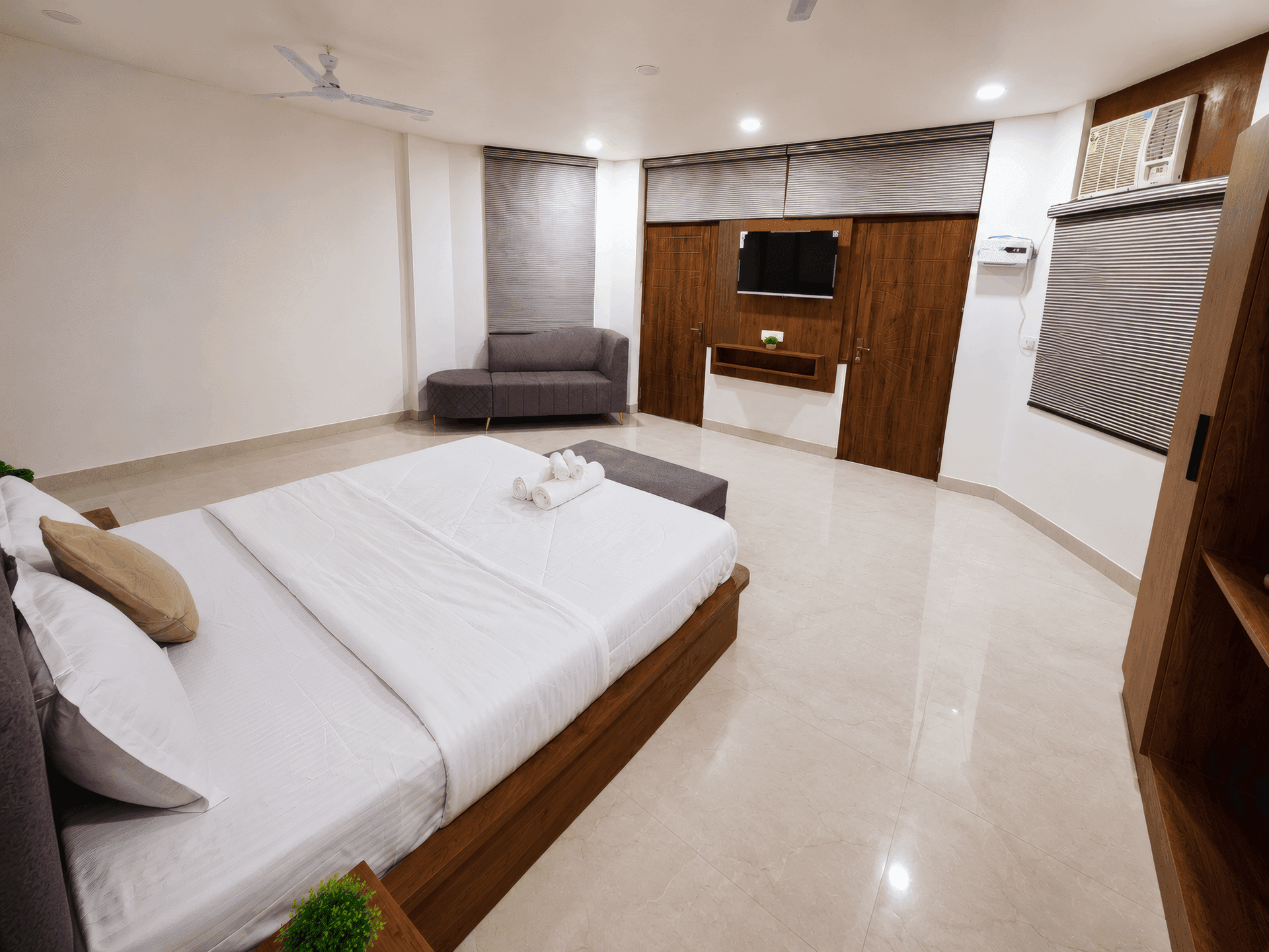 Suite at ZenithSuites Vrindavan in Old Vrindavan, photo 12