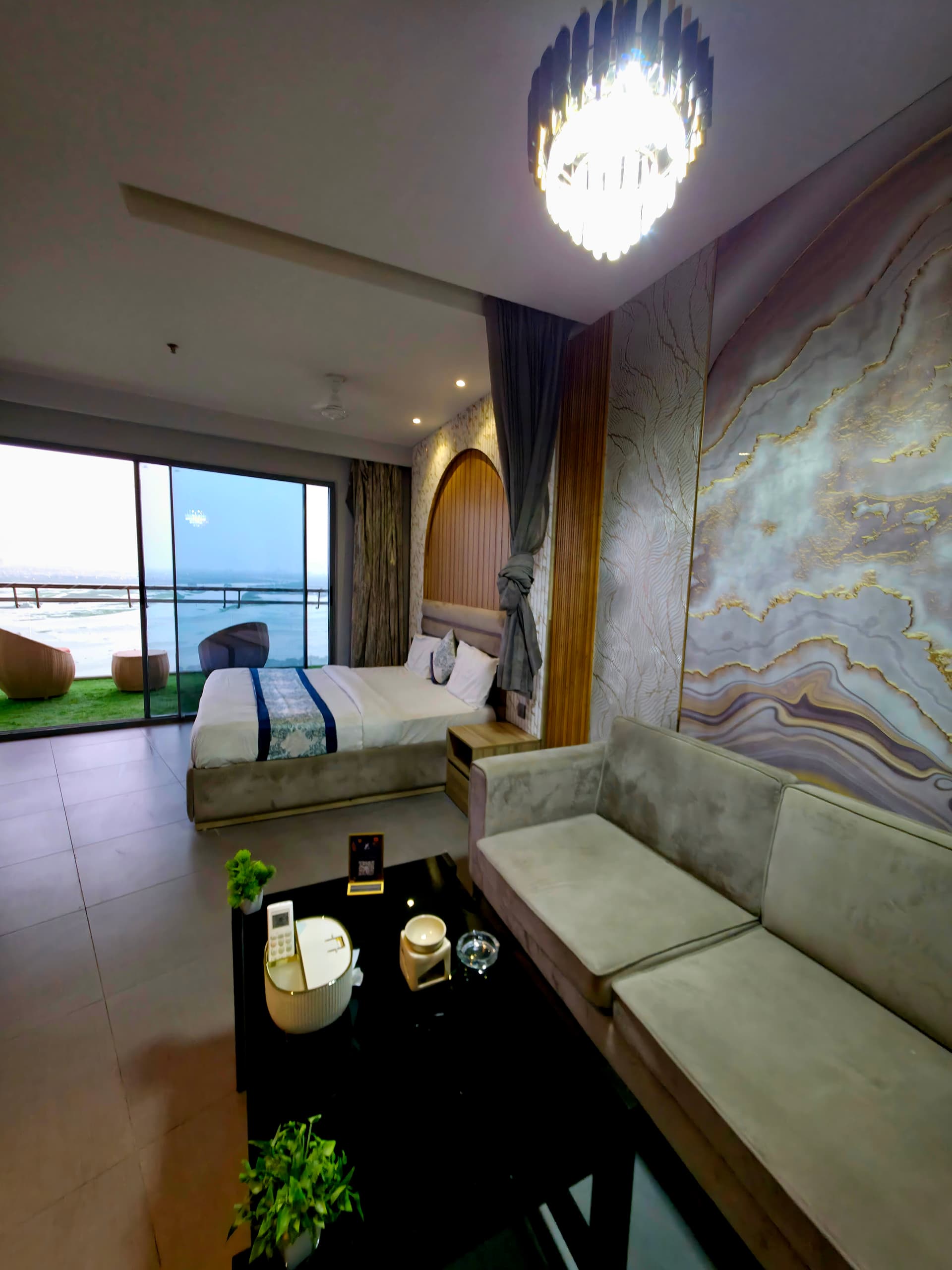 Emerald Suite - image 1