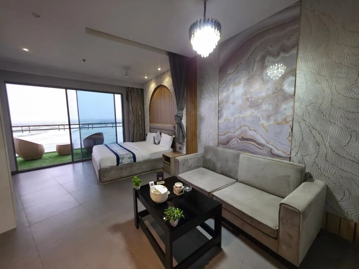 Grande Suite - image 1