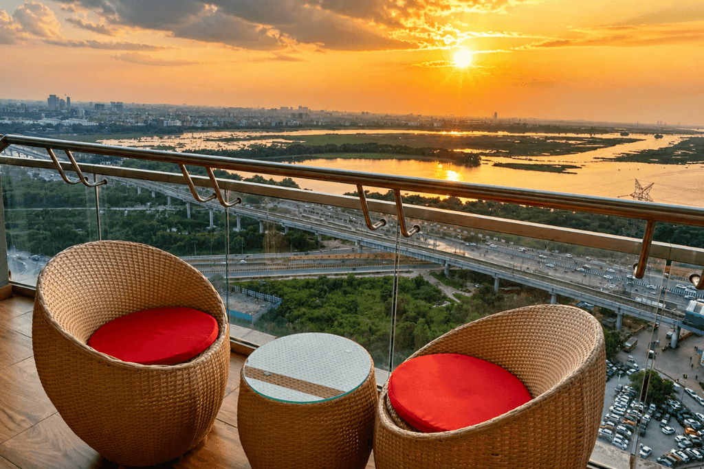 Emerald furnished serviced suite in Sector 94 Noida