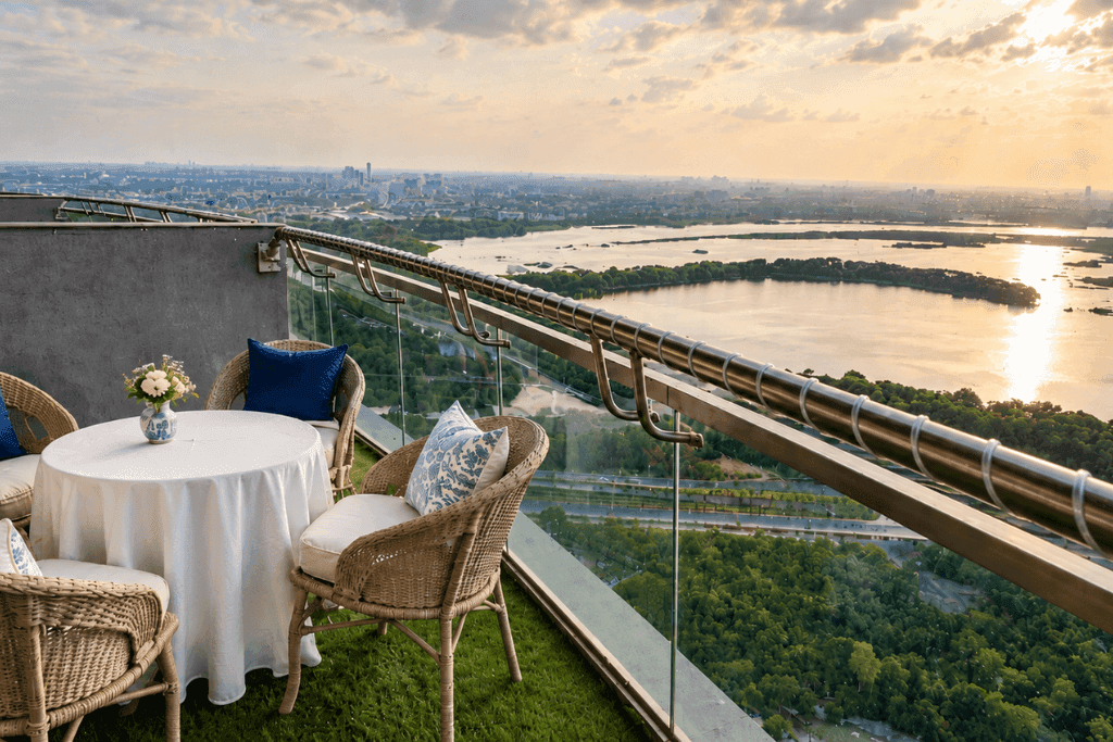 Grande furnished serviced suite in Sector 94 Noida