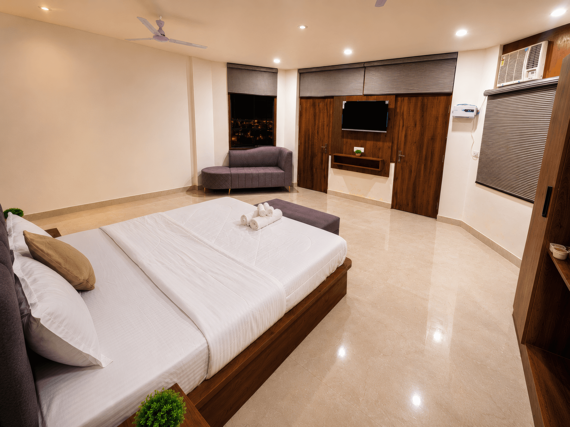 ZenithSuites Vrindavan room photo 4